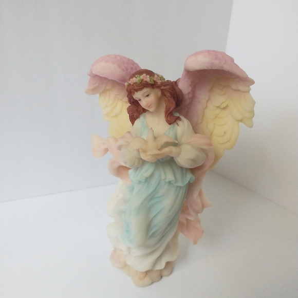 Seraphim Classic, Monica "Under Love's Wing" Angel Statue - Picture 10 of 11